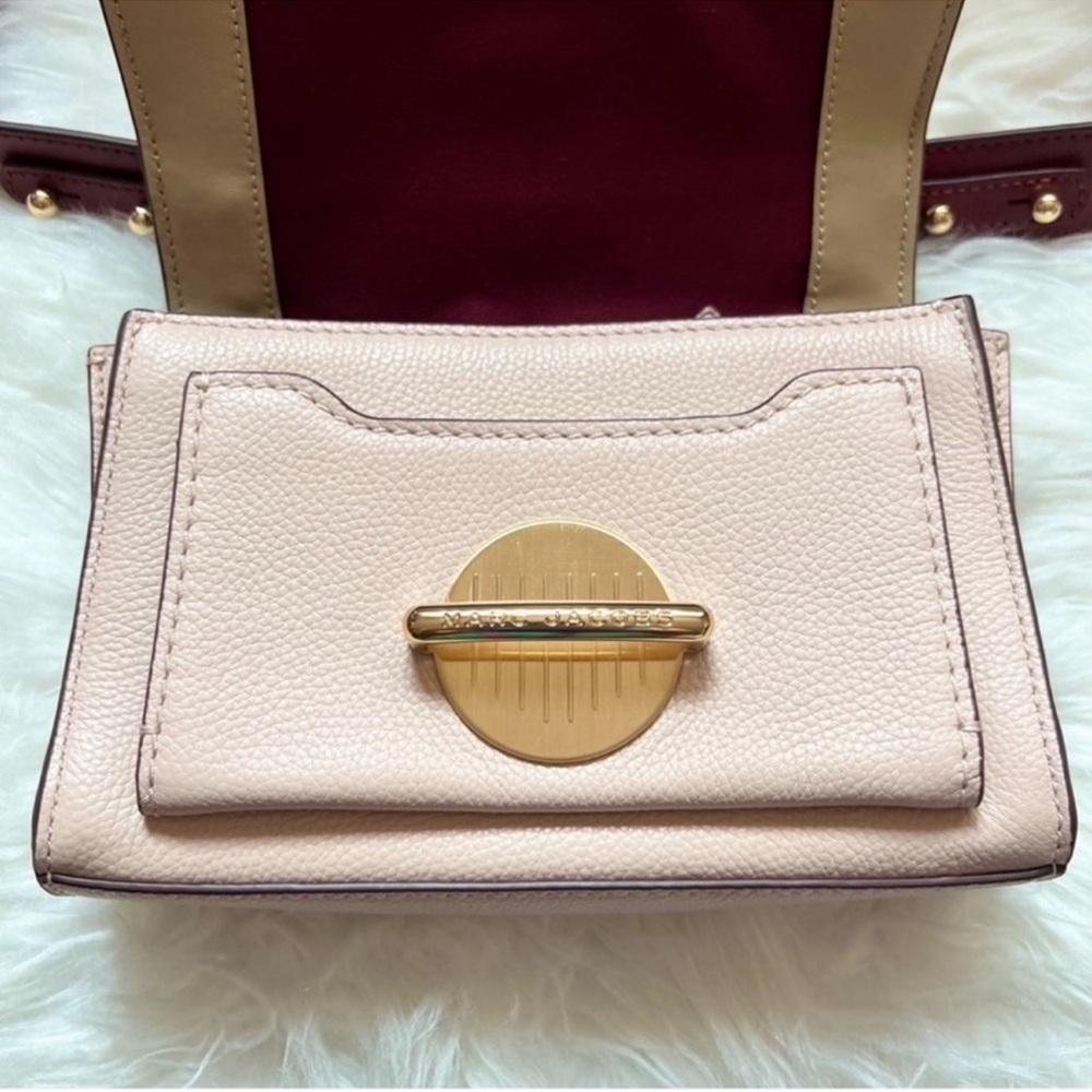 New! Marc Jacobs Tuck Lock Pebbled Leather Crossbody Shoulder Bag in Rose Dust - Picture 6 of 11